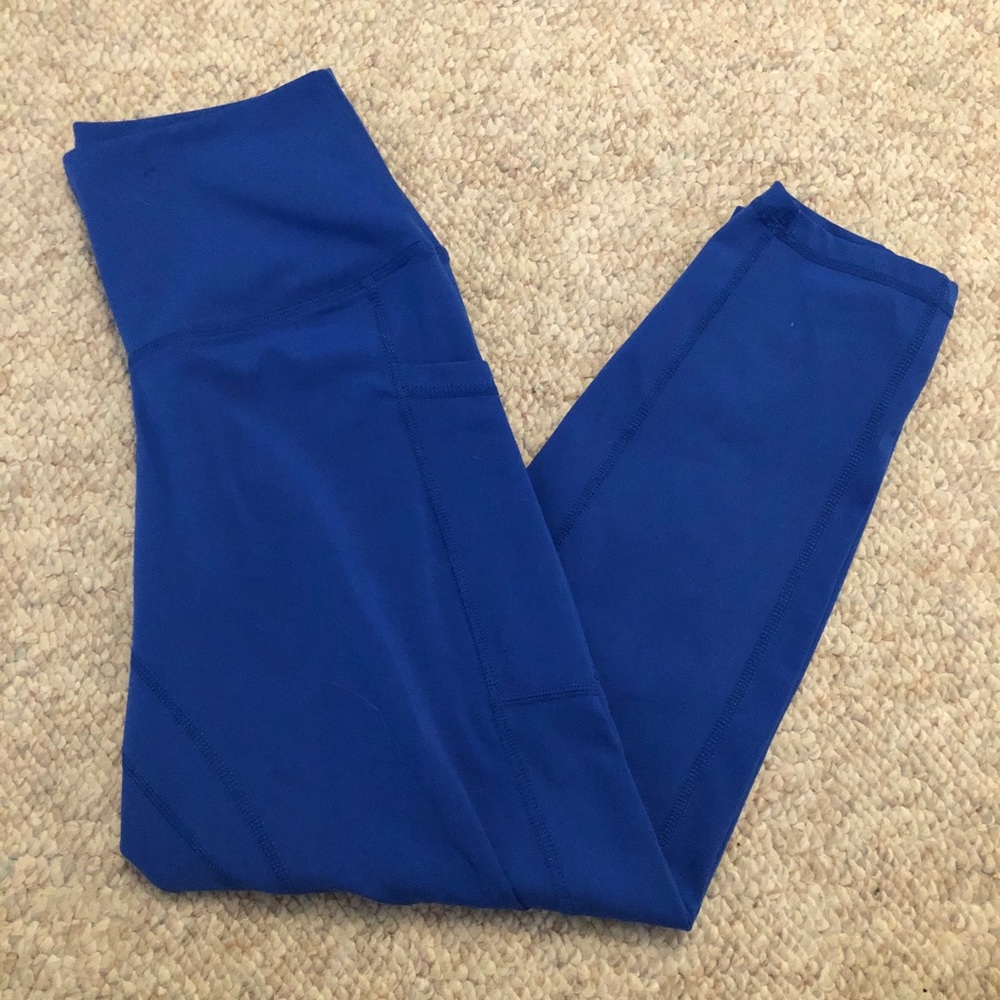 ColorfulKoala bright blue cropped leggings